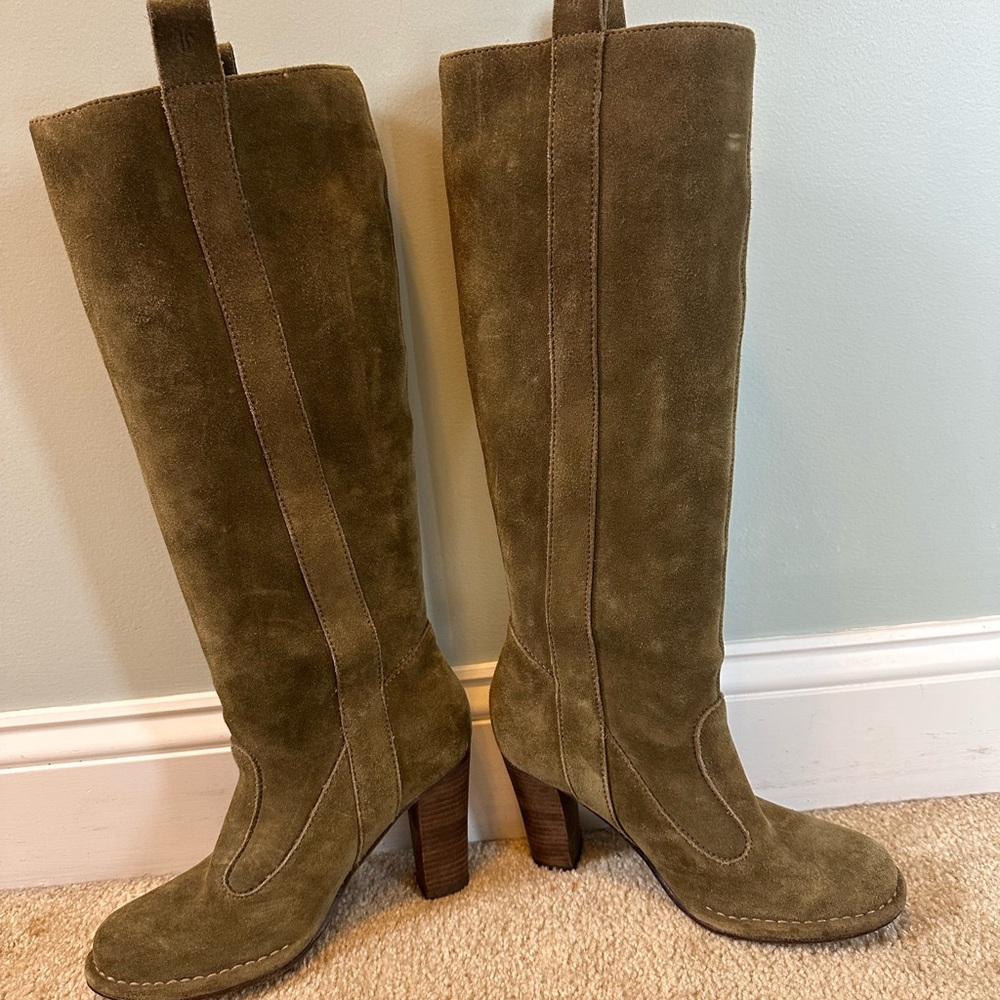 Frye Green Suede Villager Pull Ons, Size 7M.